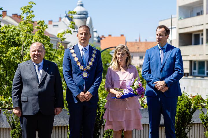 Szombathely Oktatásügyéért-díj Szombathely Oktatásügyéért-díj