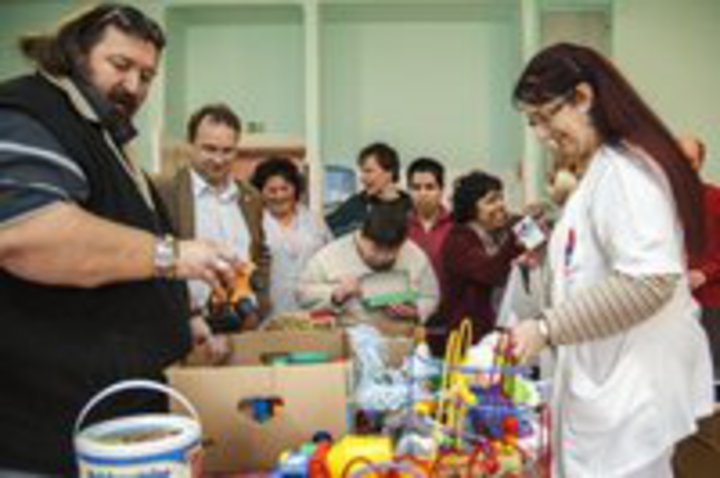 Játékokat kaptak a Johanneum lakói Játékokat kaptak a Johanneum lakói