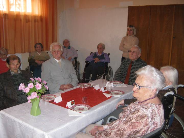 Kerek szülinaposokat köszöntöttek Kerek szülinaposokat köszöntöttek