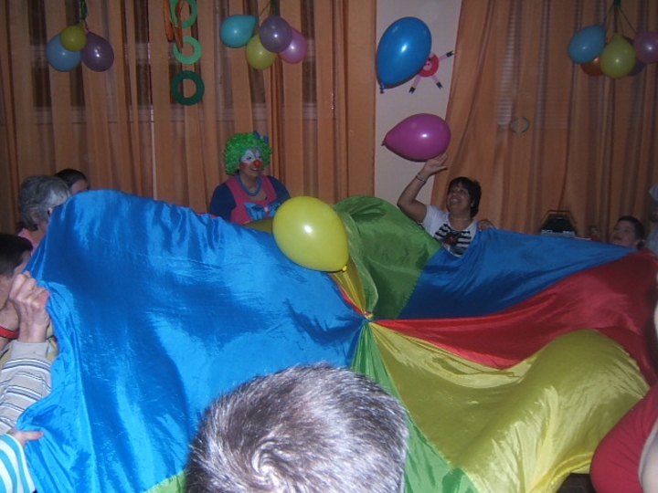 Zene, t�nc, mulats�g