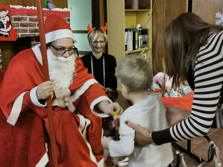 Megjött a Mikulás, itt van már! Megjött a Mikulás, itt van már!