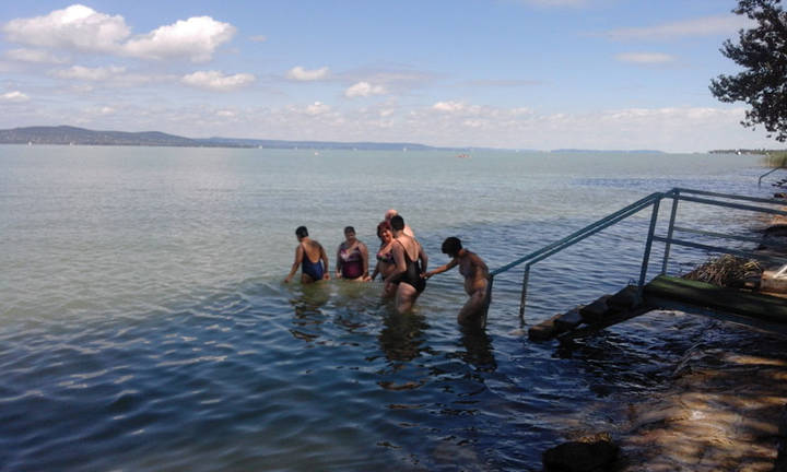 Egy fergeteges nap a Balatonon Egy fergeteges nap a Balatonon