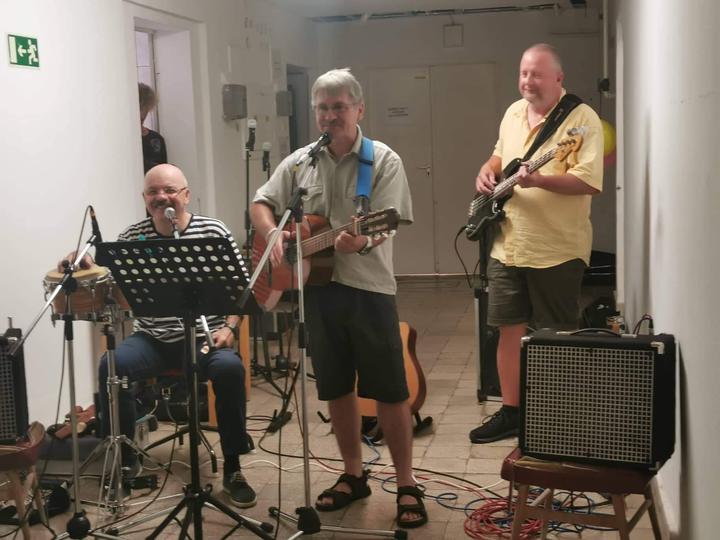 Tánc, zene, öröm és jó kedv Tánc, zene, öröm és jó kedv