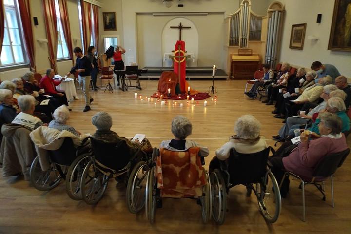 Taizé imaóra - Idősek napja Taizé imaóra - Idősek napja