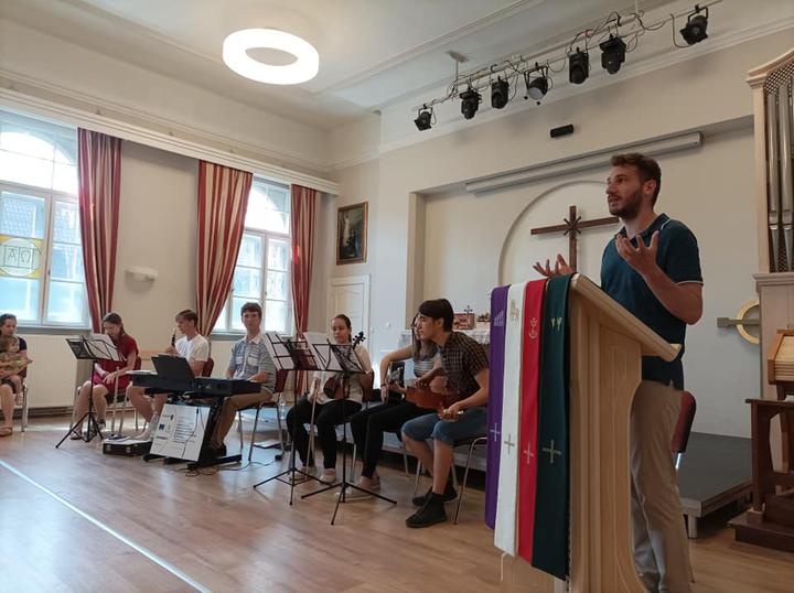 �rz�kszervek �s a hit