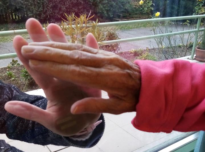 Kapcsolattart�s a T�r�czy H�zban