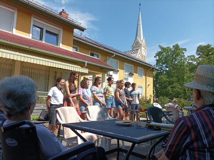 Önkéntes fiatalok látogatása Önkéntes fiatalok látogatása