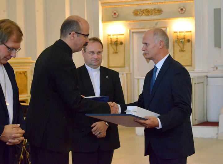 65 �ves az int�zm�nyes diak�nia