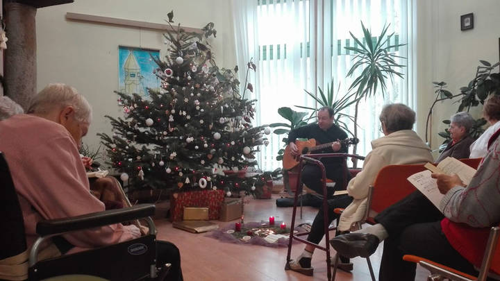 Adventi k�sz�l�d�s, kar�csony a T�r�czy Otthonban