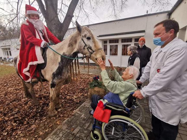 Mikulás látogatása Mikulás látogatása