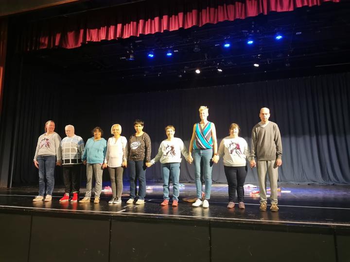 Mi is ITT vagyunk Mi is ITT vagyunk