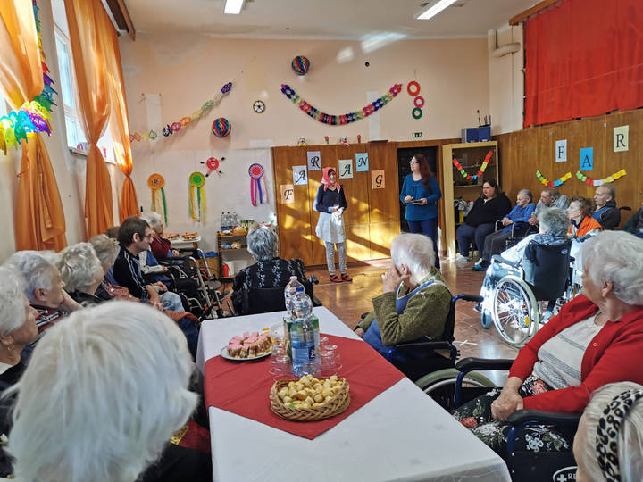 Id�sek farsangja int�zm�ny�nkben