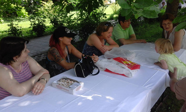 Kerti parti a dolgozóknak Kerti parti a dolgozóknak