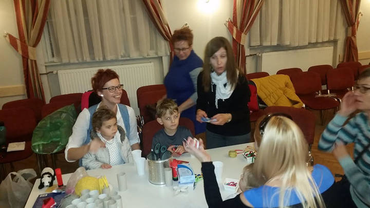 Adventi k�sz�l�d�s a csal�di napk�ziben