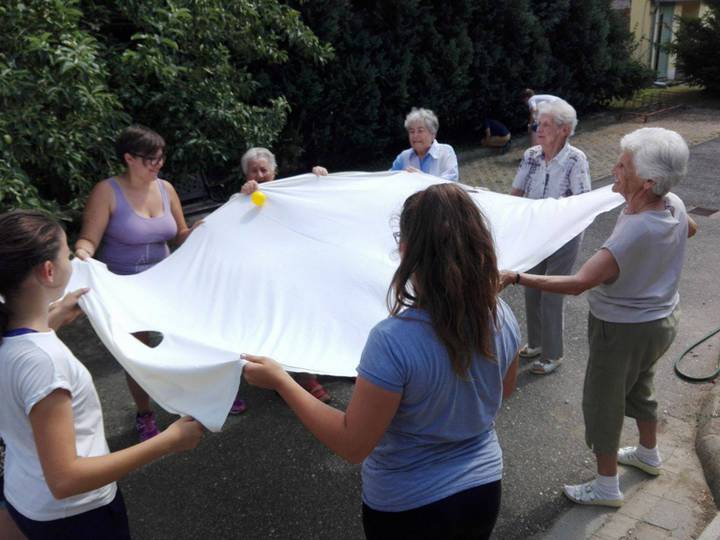 Az otthonlak�k a hittanos t�borban