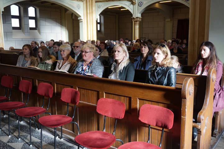 �tnak indul a M�zeskos�r