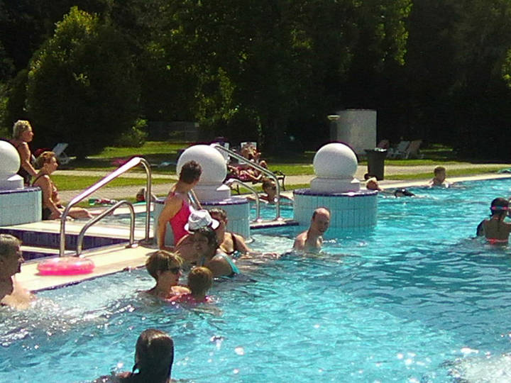 Pihenés a termálban Pihenés a termálban