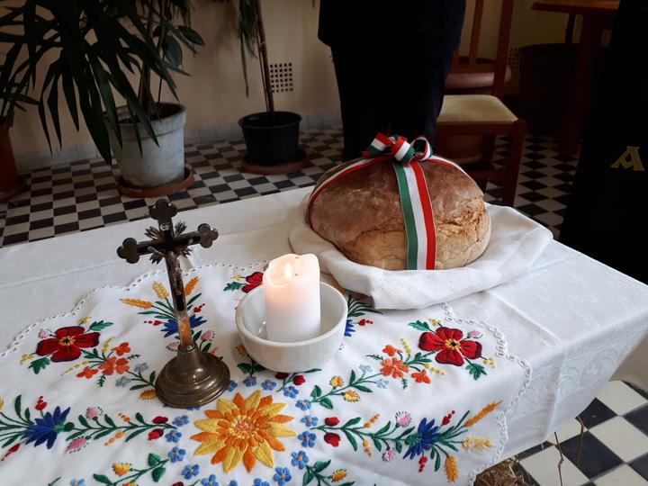 Az új kenyér megáldása Az új kenyér megáldása