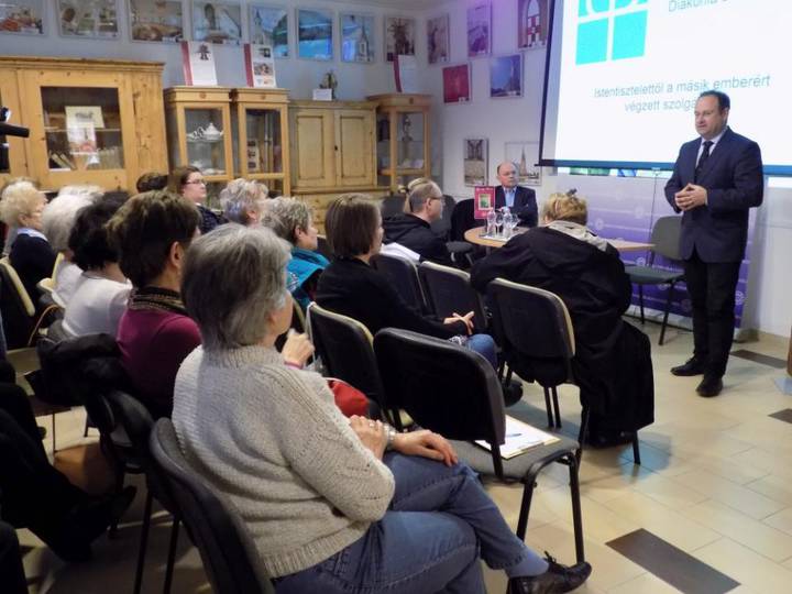 Szeretet �s szolg�lat, azaz diak�nia