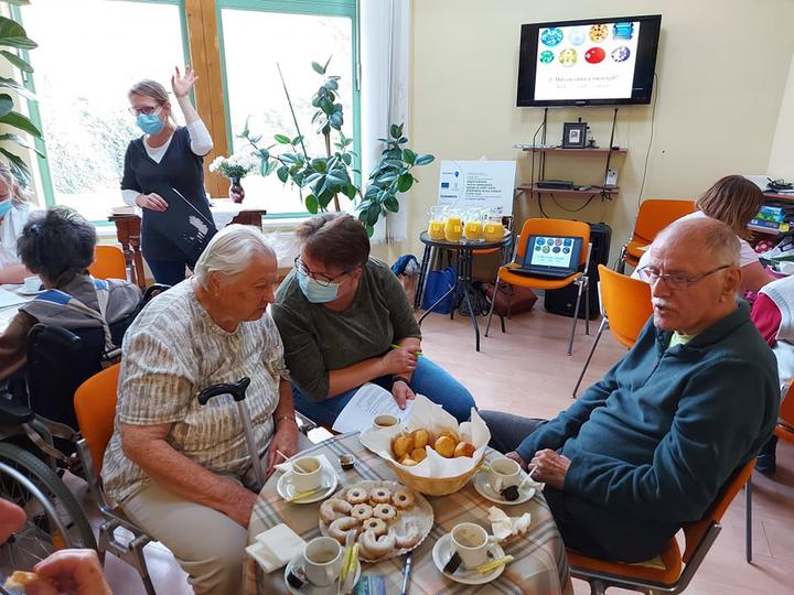 Kávé és generációk közös játéka Kávé és generációk közös játéka