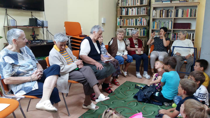 Könyvhét az idősek otthonában Könyvhét az idősek otthonában