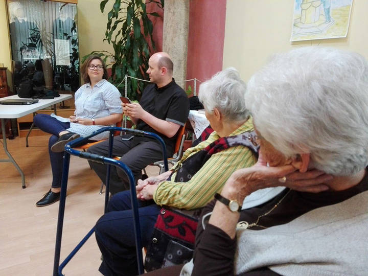 Az idősek és az internet Az idősek és az internet