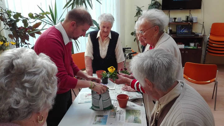 Teremt�sv�delmi napok az id�sekn�l