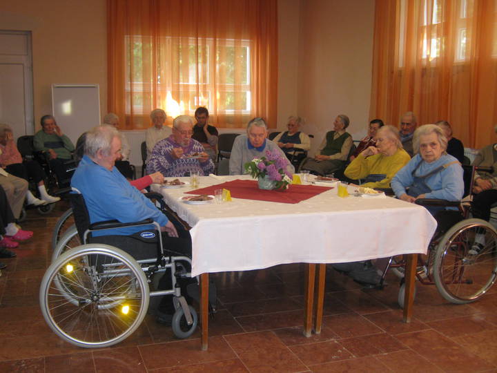 Kerek szülinaposok köszöntése Kerek szülinaposok köszöntése