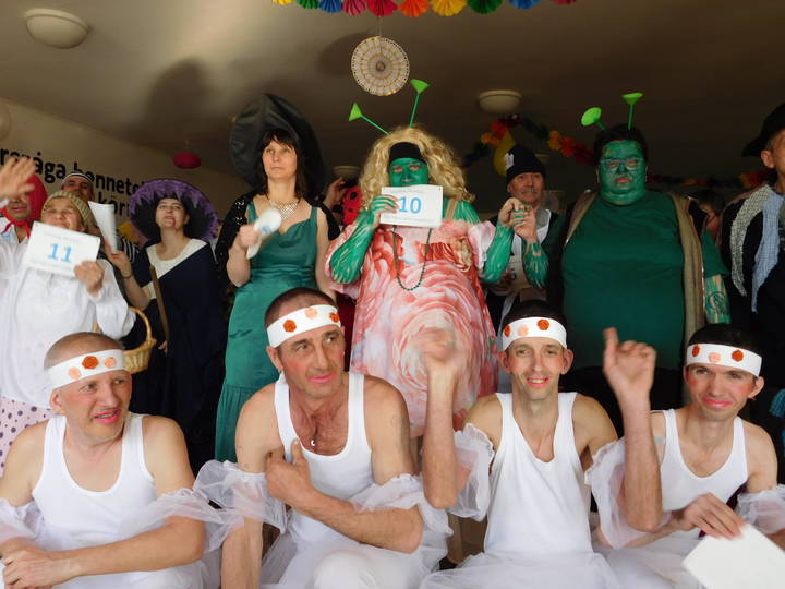 Farsangi b�l �gfalv�n