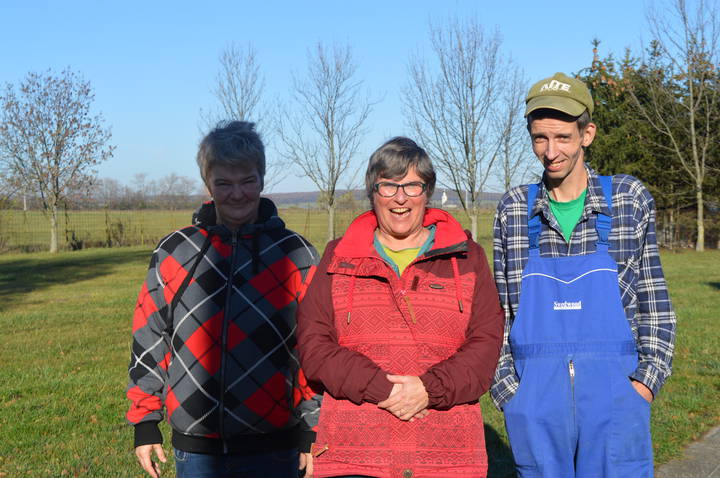 N�metorsz�gi l�togat� az otthonban