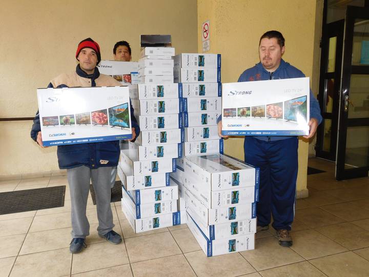 �j telev�zi�k �gfalv�n