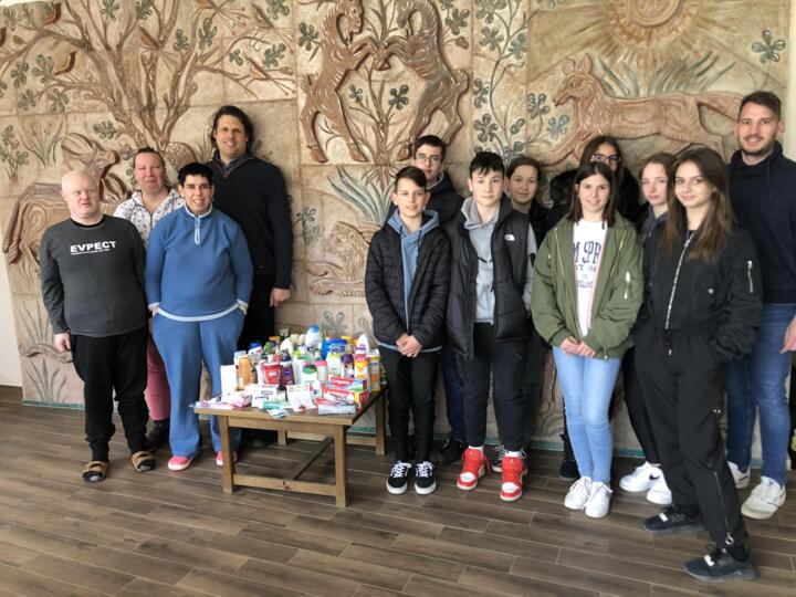 „Sok szeretettel adom neked”! – adom�ny �rkezett a Rem�nyikb�l