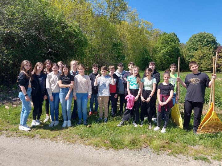 Ism�t seg�tettek az evang�likus iskola di�kjai