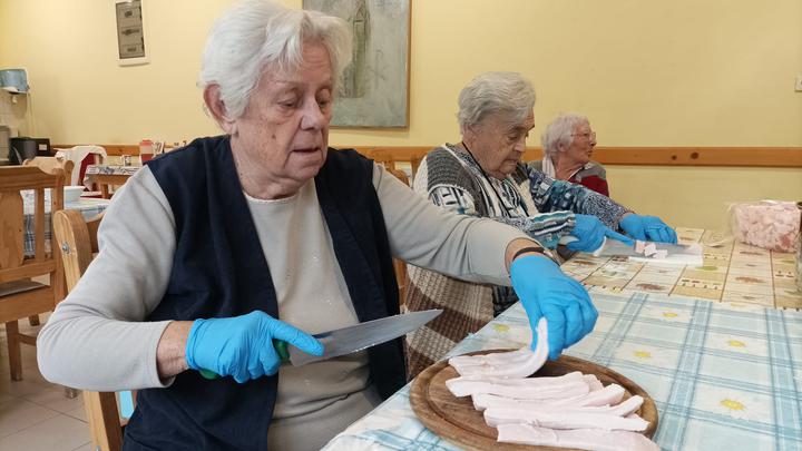 Üstben sütötték a zsírt a Túróczy Szeretetotthonban Üstben sütötték a zsírt a Túróczy Szeretetotthonban