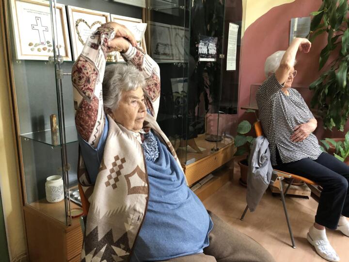 Gy�gytorn�val lak�ink eg�szs�g��rt