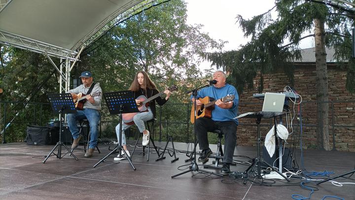 Capito Git�rklub koncert