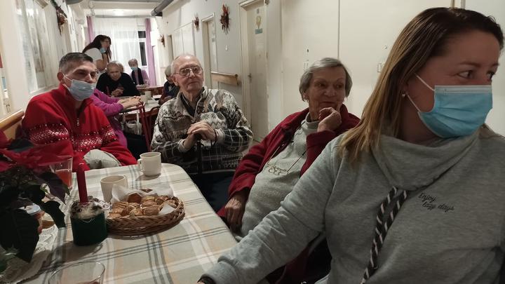 �dventi zen�s csal�di est a Johanneum I. id�s r�szleg�n