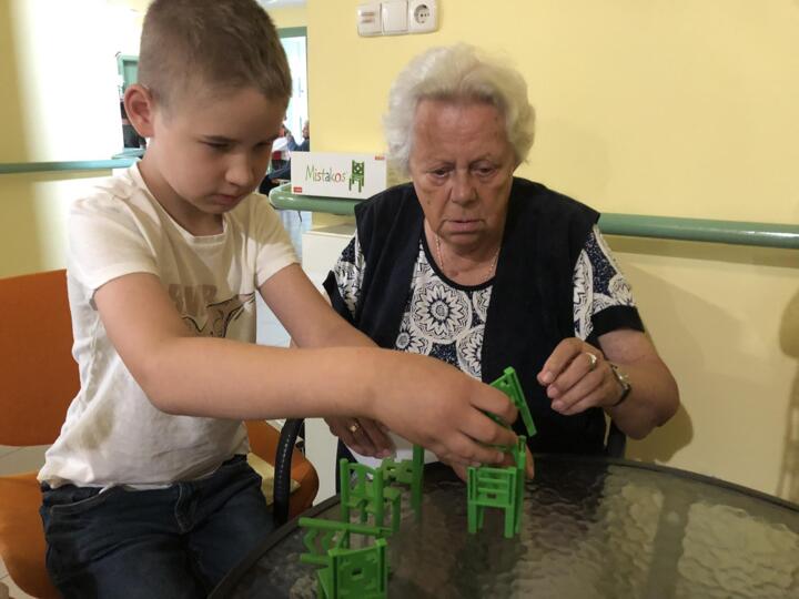 Vid�m, j�t�kos d�lel�tt a rem�nyikes di�kokkal