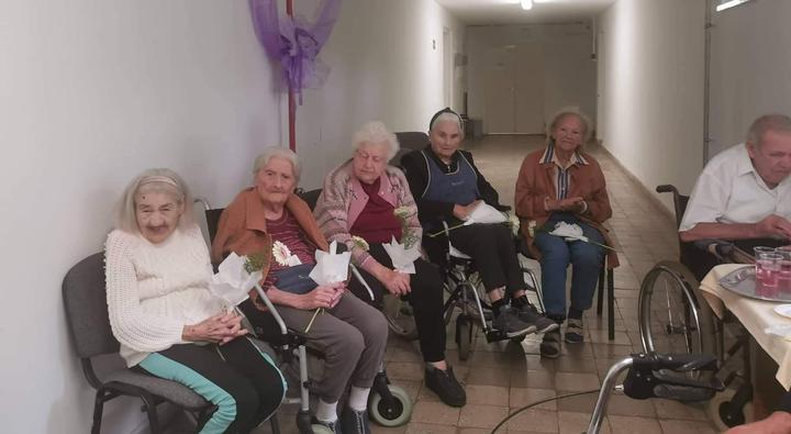 Sz�let�snapokat �nnepelt�nk