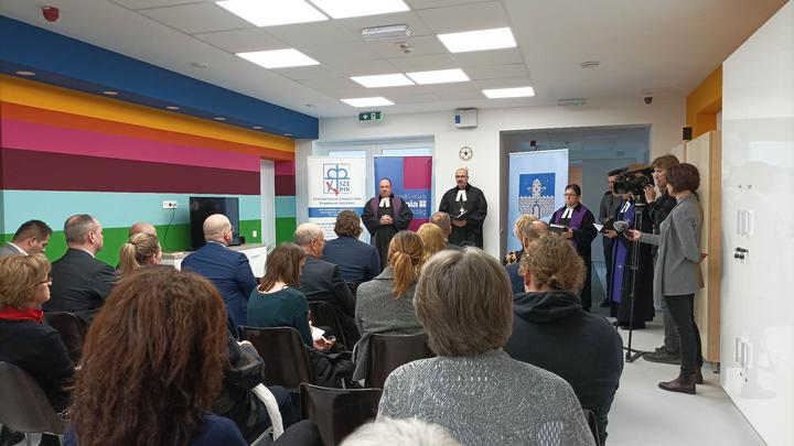 �nnep�lyes �tad�s