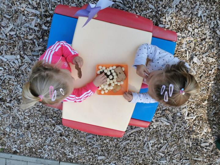 Gyermeknap csal�di b�lcs�d�inkben   

